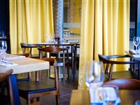 District Dining Restaurant & Bar - Mantra Albury Hotel